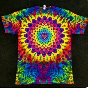 Just in Color Hand Tie-Dyed Geometric T-Shirt by Justin Biffer size Medium